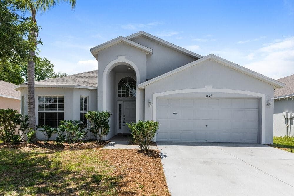 1609 CARSON WHITE LANE RUSKIN, FL 33570