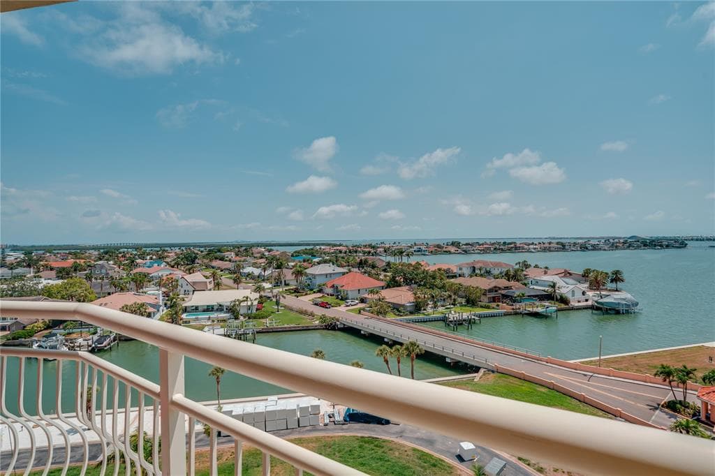 4900 BRITTANY DRIVE S UNIT 910 ST PETERSBURG, FL 33715