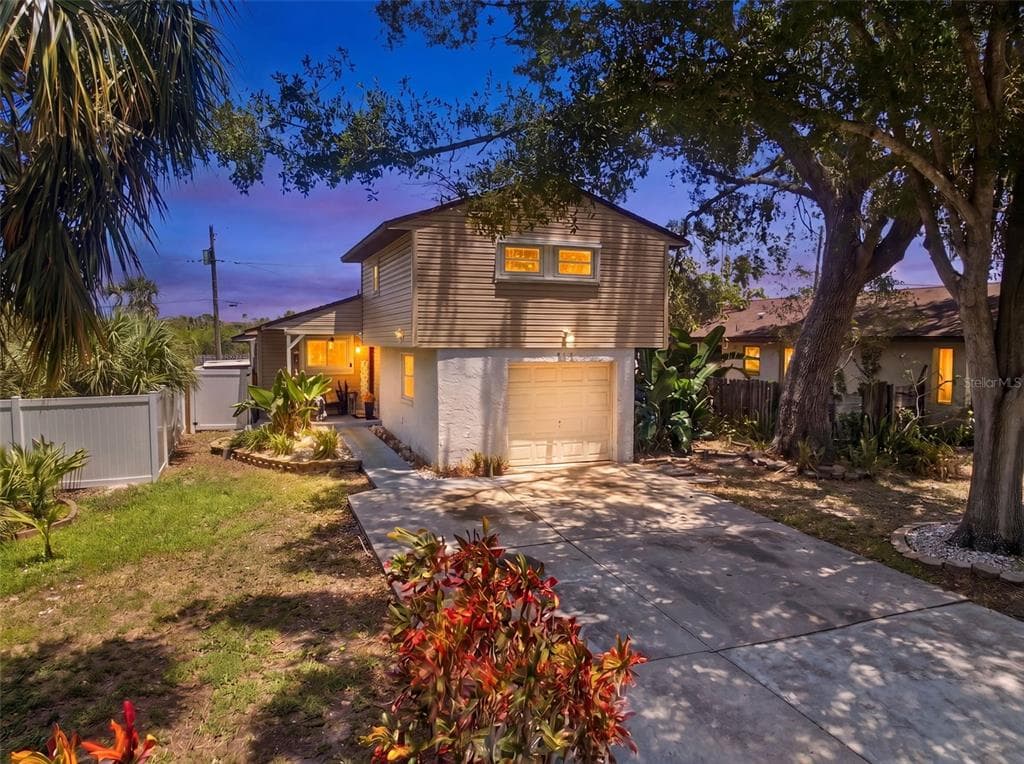 111 69TH AVENUE N ST PETERSBURG, FL 33702