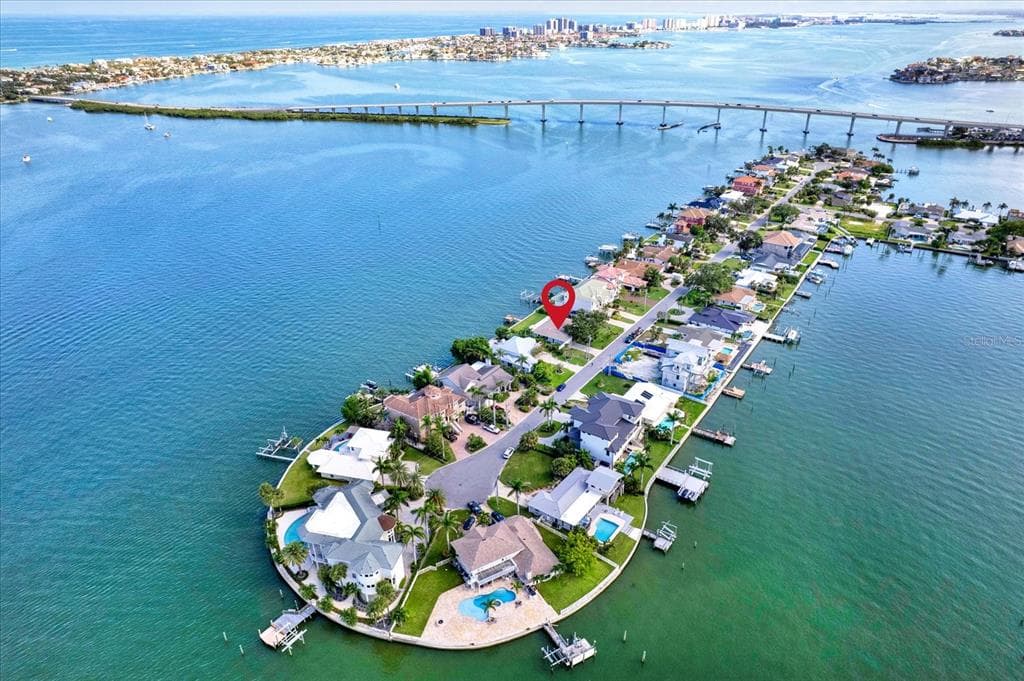 218 DRIFTWOOD LANE LARGO, FL 33770
