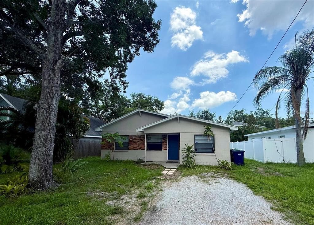 3414 W OAKELLAR AVENUE TAMPA, FL 33611