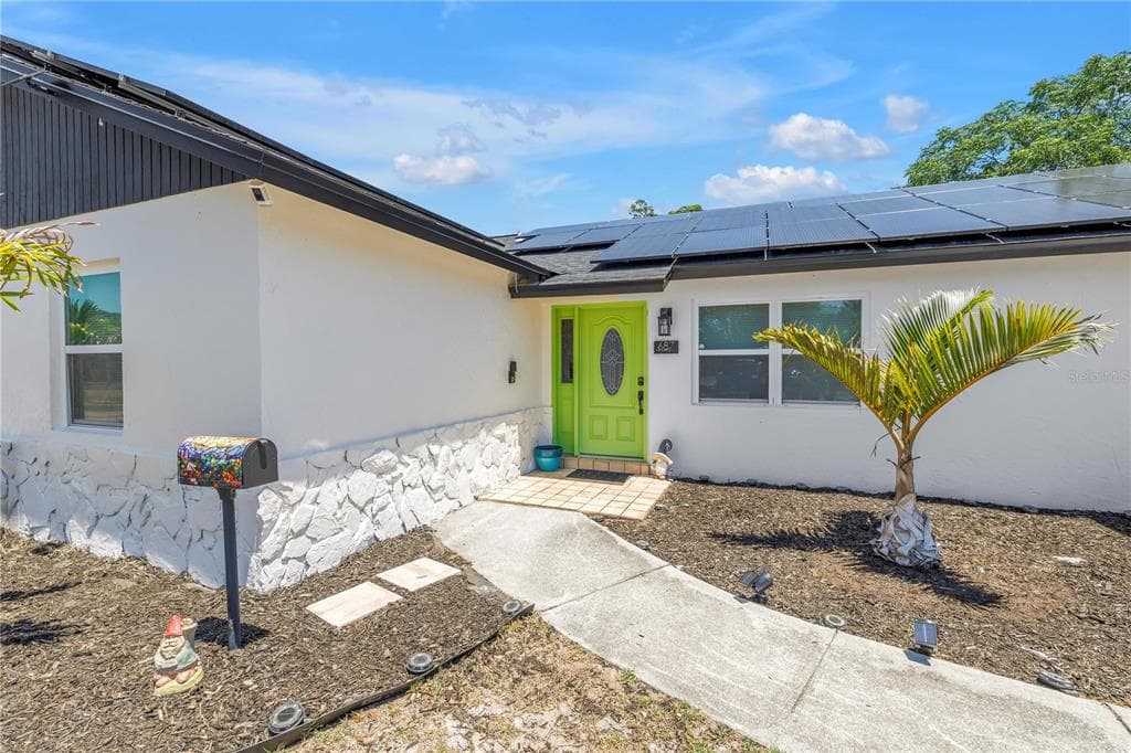 687 JASMINE WAY S ST PETERSBURG, FL 33705