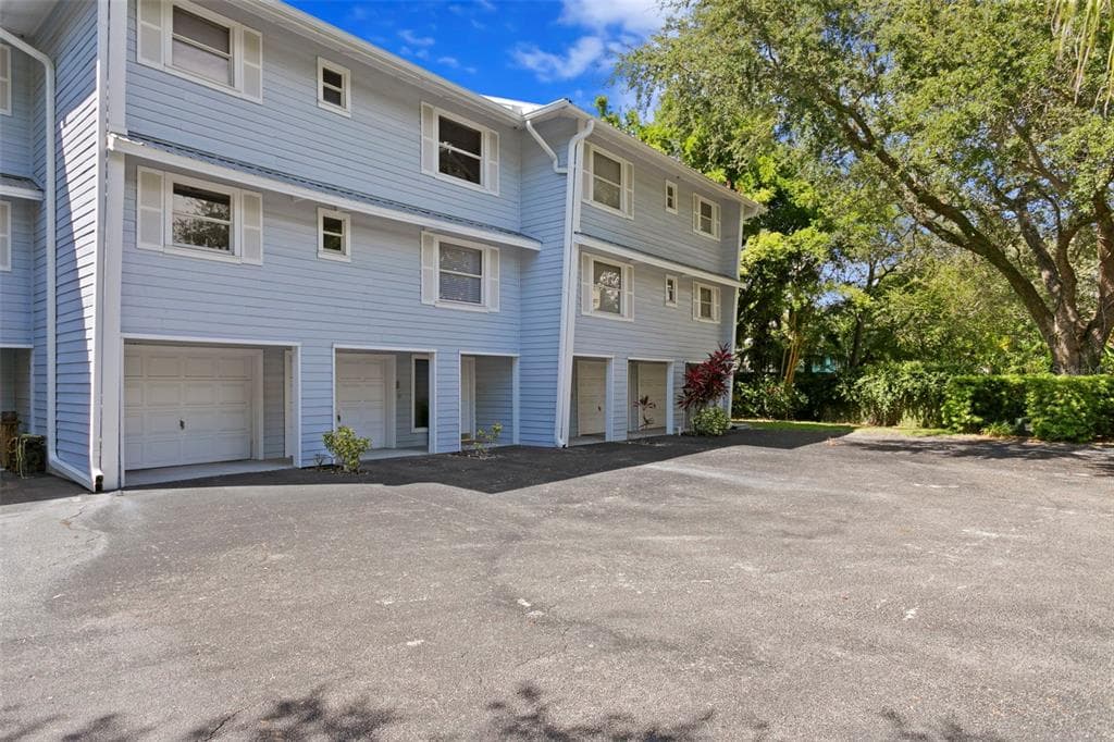 4863 W FLAMINGO ROAD UNIT 2 TAMPA, FL 33611