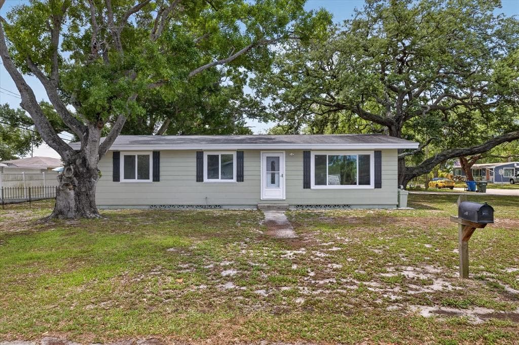 749 PALM AVENUE LARGO, FL 33770