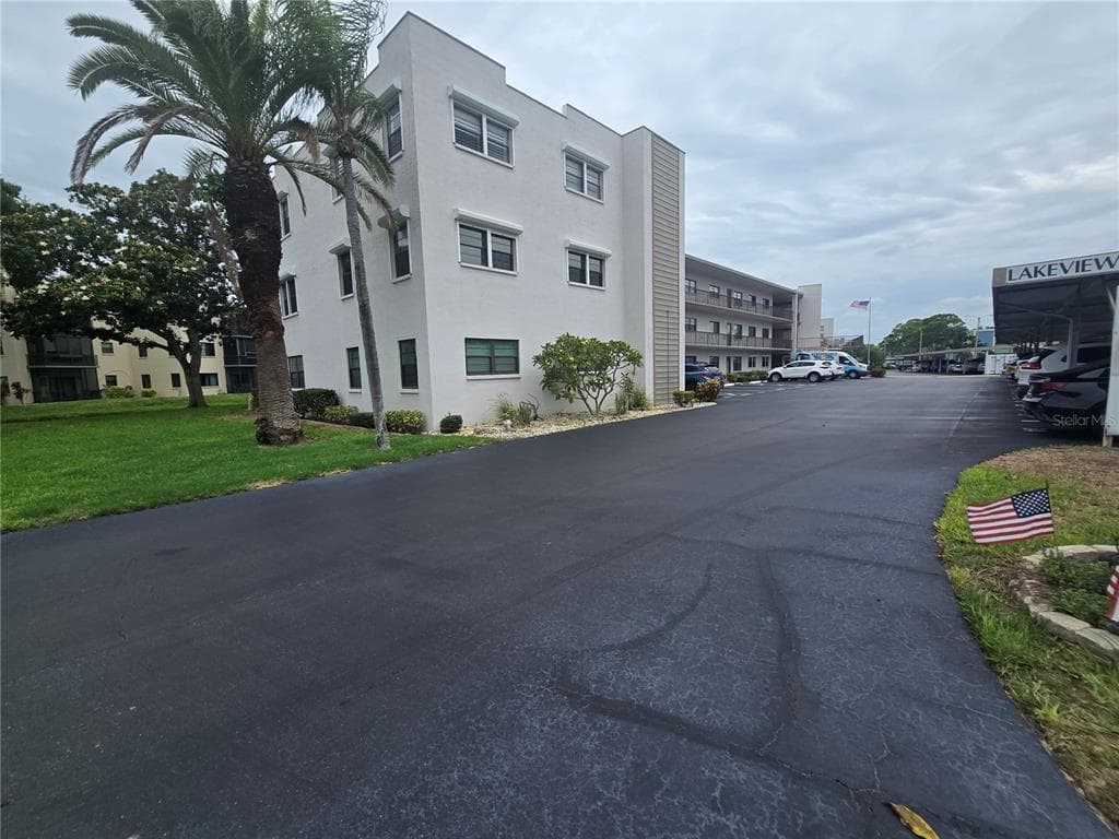7941 58TH AVENUE N UNIT 202 ST PETERSBURG, FL 33709