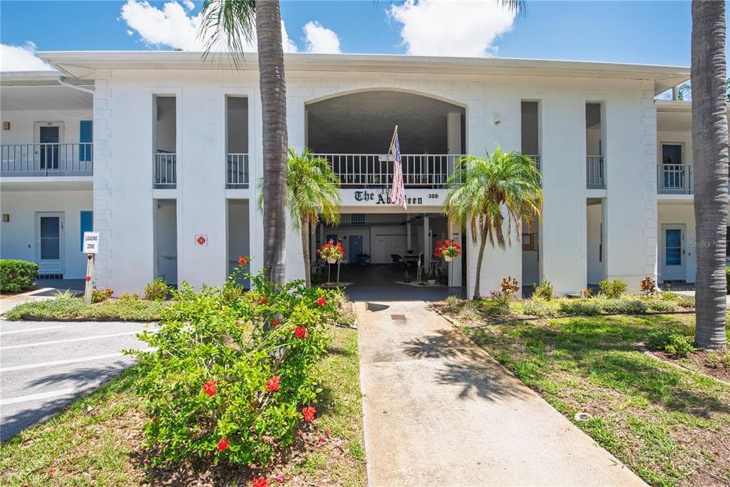 300 CLYDE LANE UNIT 104 DUNEDIN, FL 34698