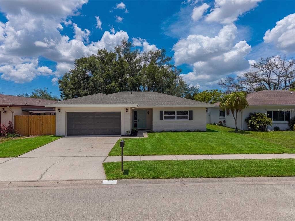 11818 69TH WAY LARGO, FL 33773