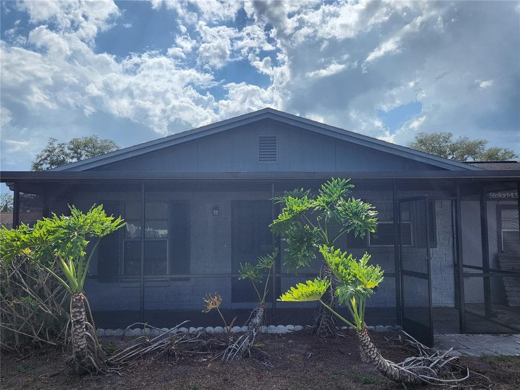 806 WALNUT DRIVE SEFFNER, FL 33584