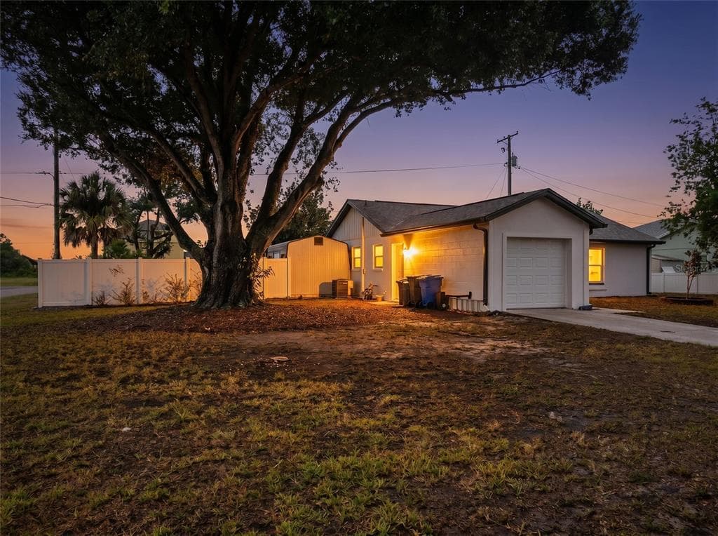 217 FRANCIS DRIVE APOLLO BEACH, FL 33572