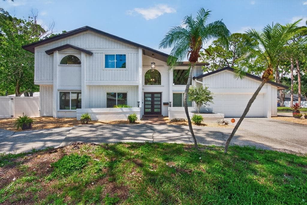 1461 87TH AVENUE N ST PETERSBURG, FL 33702