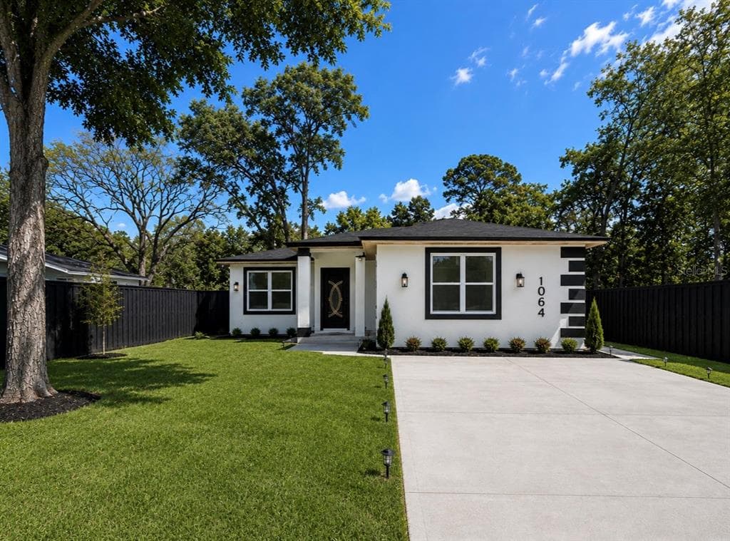 1064 MONROE AVENUE BROOKSVILLE, FL 34604