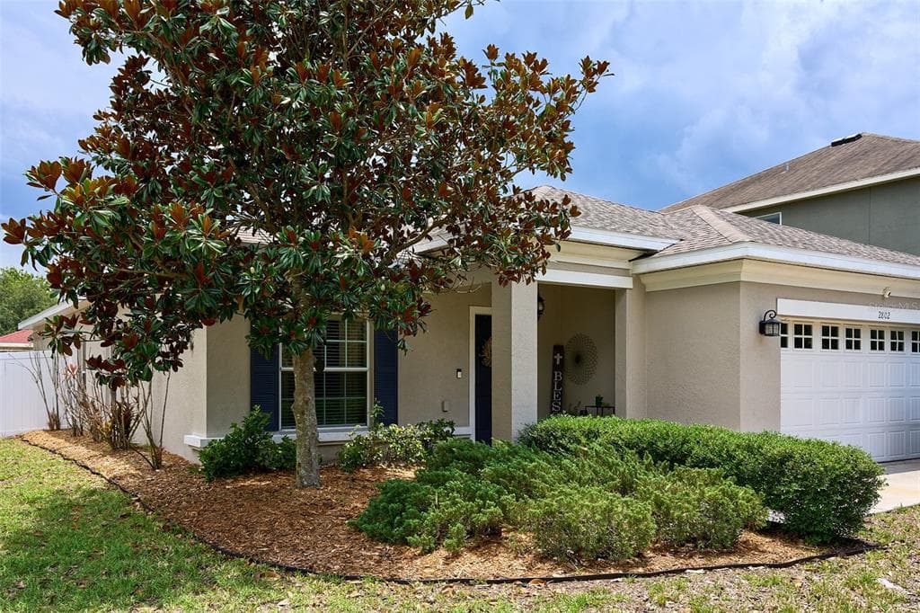 2802 WINGLEWOOD CIRCLE LUTZ, FL 33558