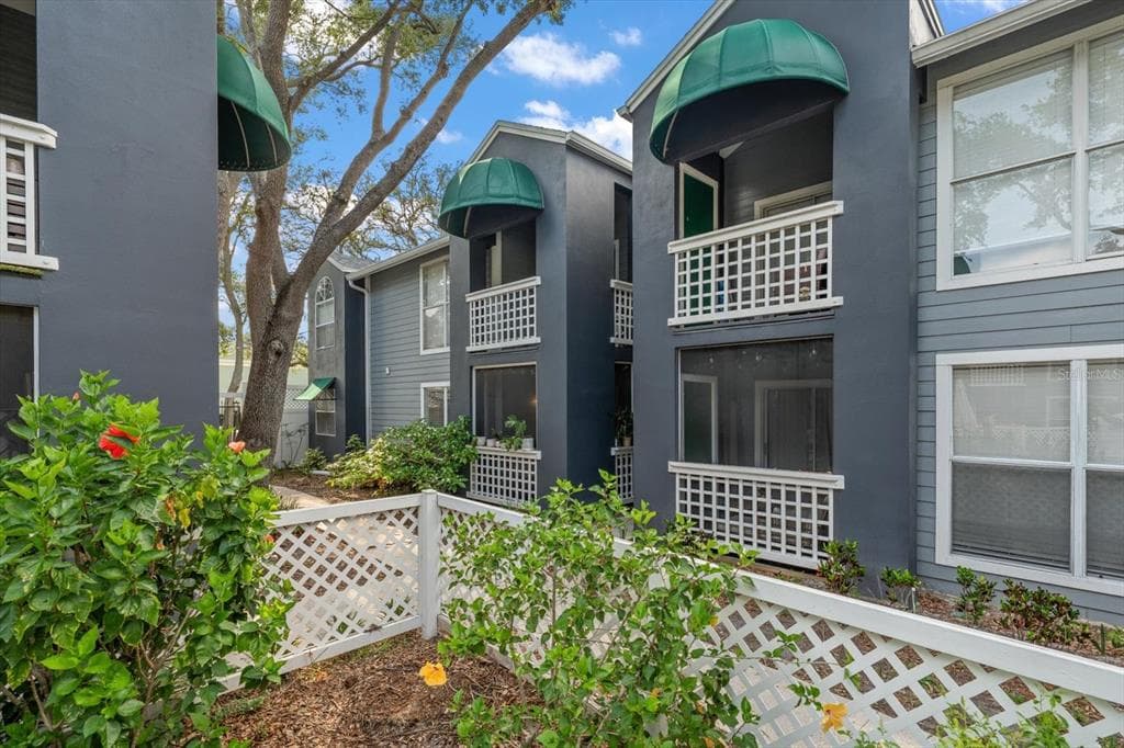 606 S ALBANY AVENUE UNIT 5
