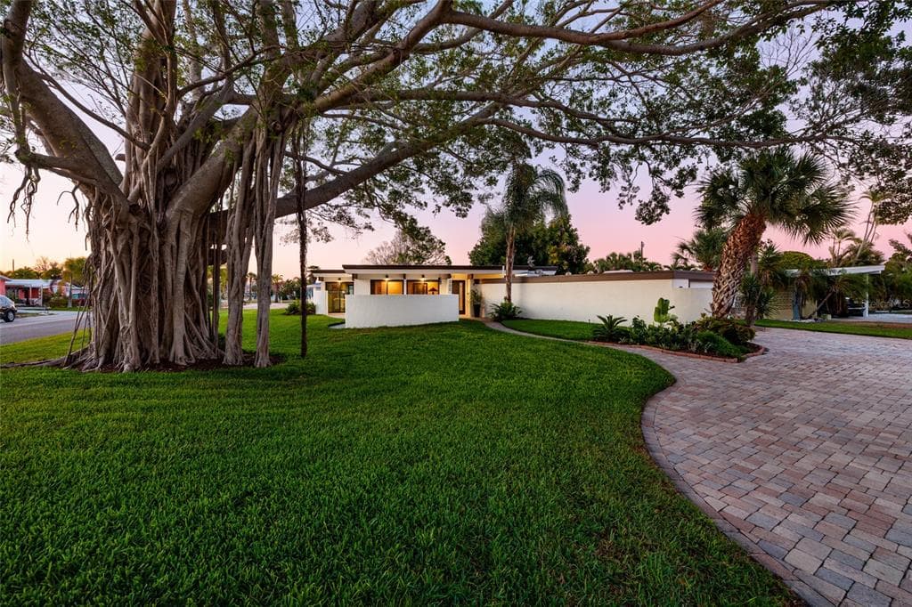 302 41ST AVENUE ST PETE BEACH, FL 33706