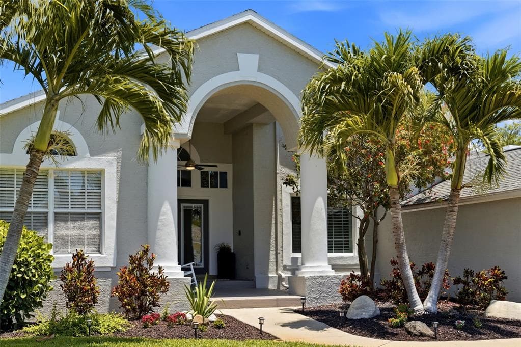 631 DE SOTO DRIVE TIERRA VERDE, FL 33715