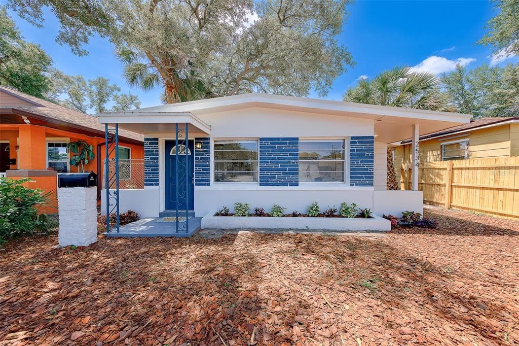 2534 IRVING AVENUE S ST PETERSBURG, FL 33712