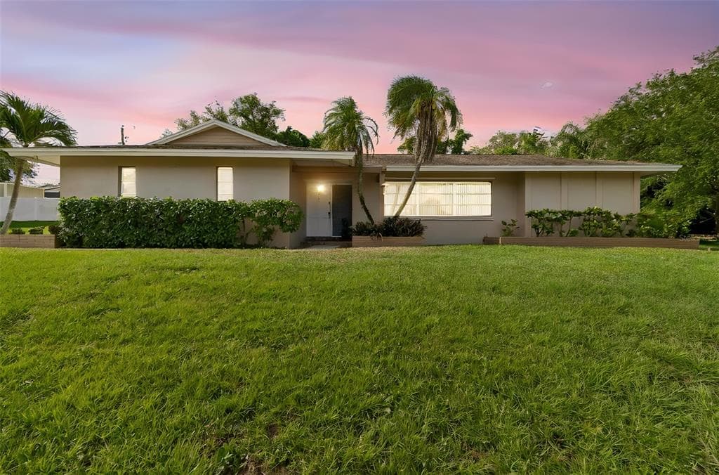 1251 HOLIDAY DRIVE