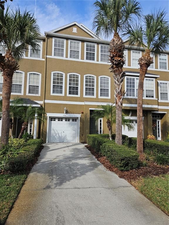 2927 POINTEVIEW DRIVE TAMPA, FL 33611