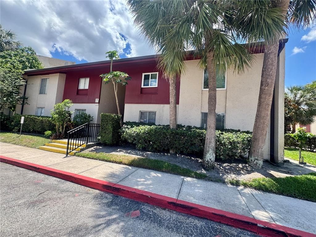 8601 HURON COURT UNIT 45 TAMPA, FL 33614