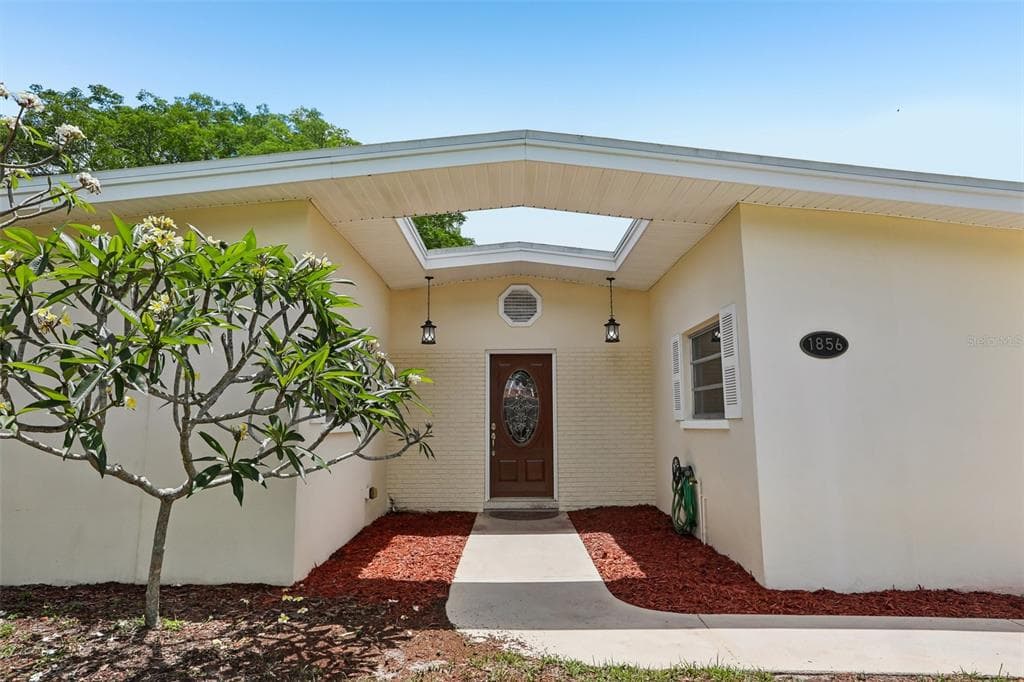 1856 SOUTHVIEW ROAD LARGO, FL 33770
