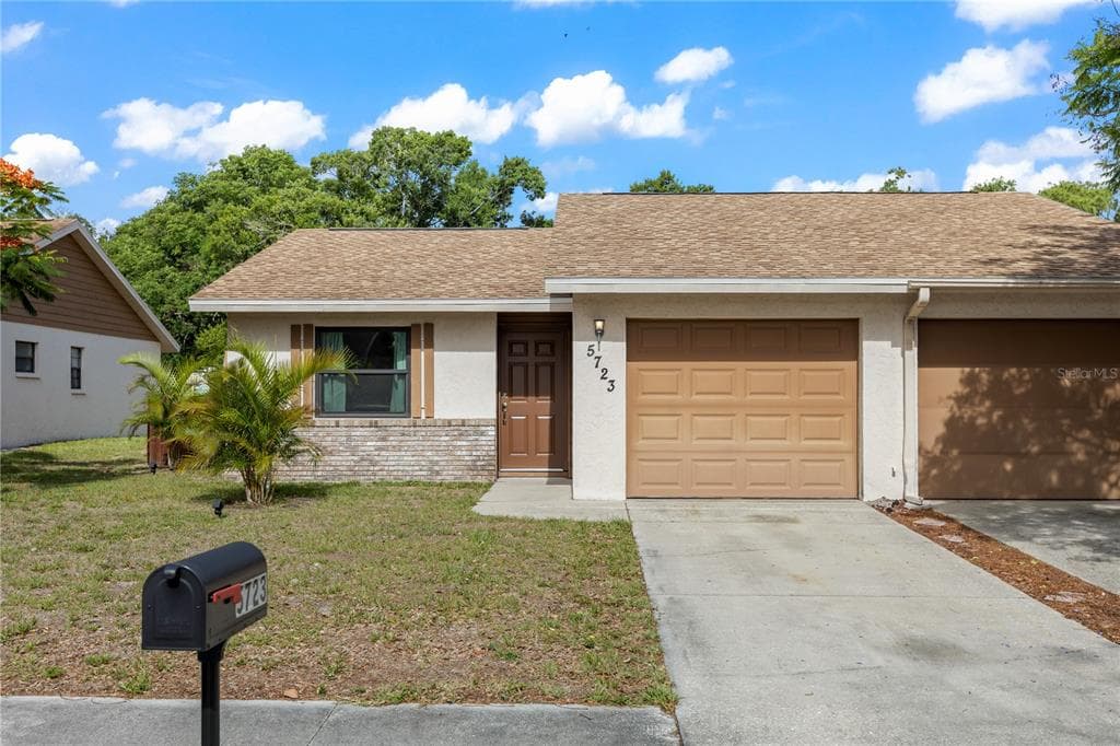 5723 DEER HOLLOW TRAIL