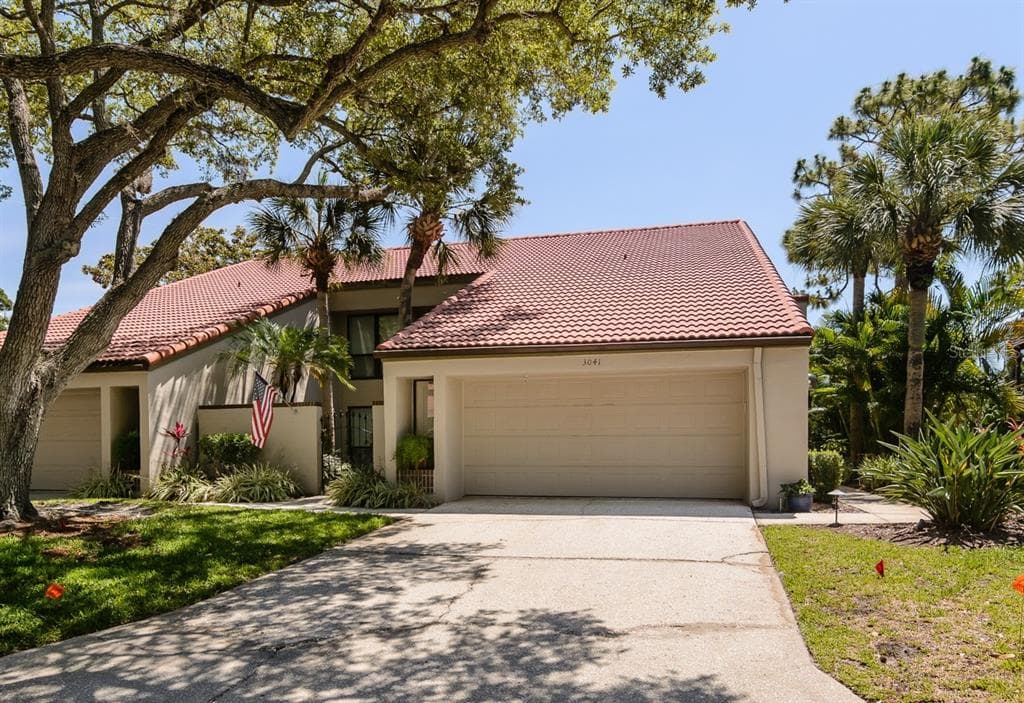3041 BRAELOCH CIRCLE E CLEARWATER, FL 33761