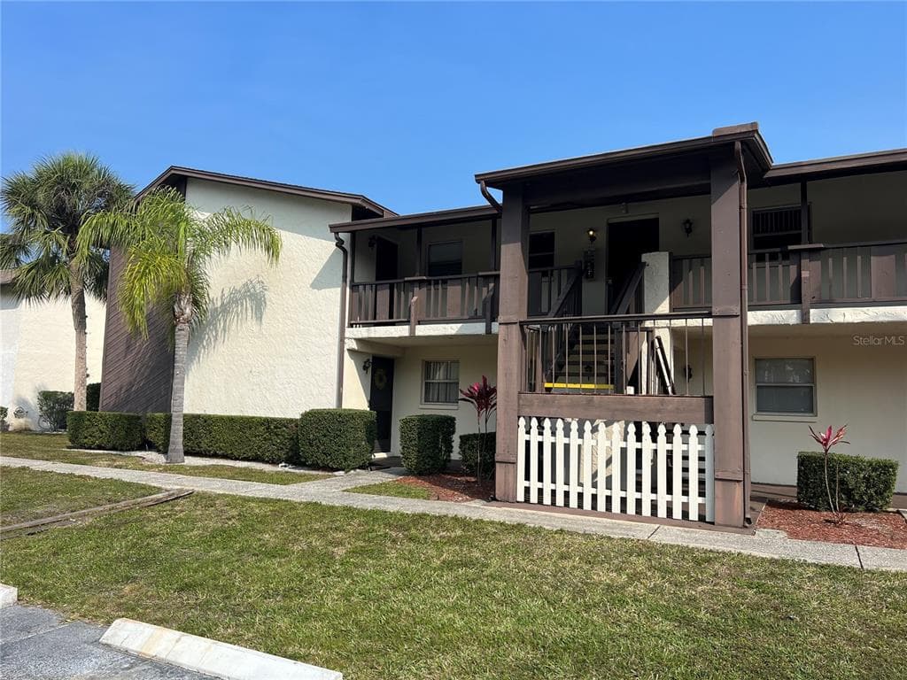 5521 BAY BOULEVARD UNIT 105 PORT RICHEY, FL 34668