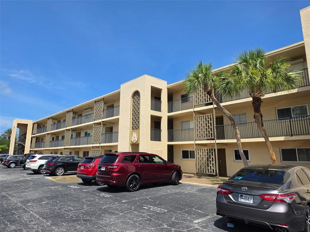 301 87TH AVENUE UNIT 203 ST PETE BEACH, FL 33706