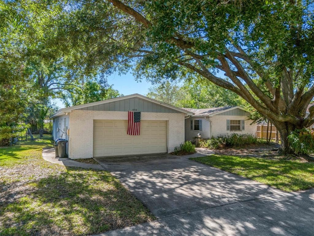12712 SEBRING BOULEVARD TAMPA, FL 33618