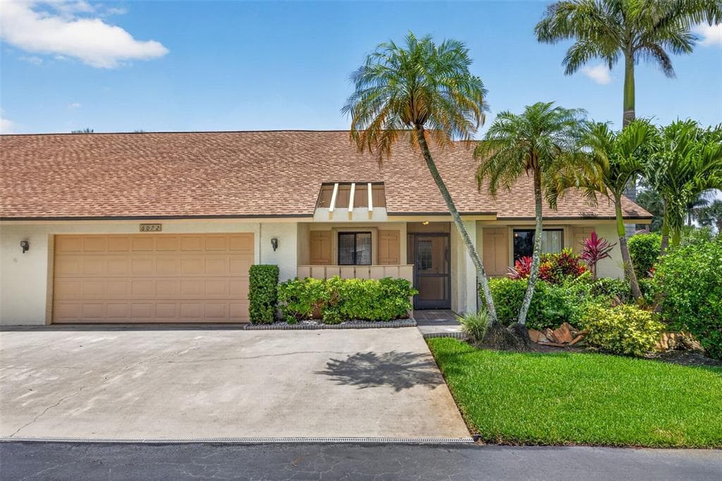 6072 HUNTINGTON WOODS DRIVE UNIT 17 NAPLES, FL 34112