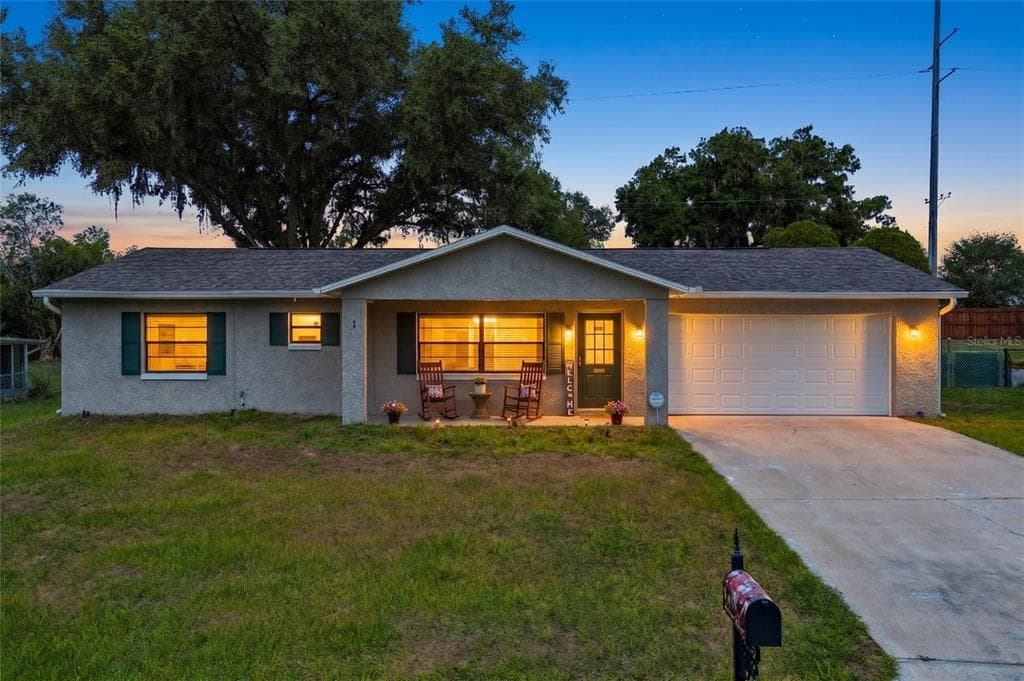8425 SAINT GILES COURT ZEPHYRHILLS, FL 33541