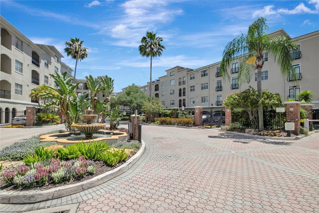 501 KNIGHTS RUN AVENUE UNIT 2202 TAMPA, FL 33602