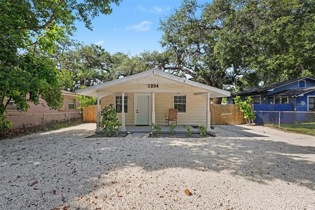 1204 E CAYUGA STREET TAMPA, FL 33603