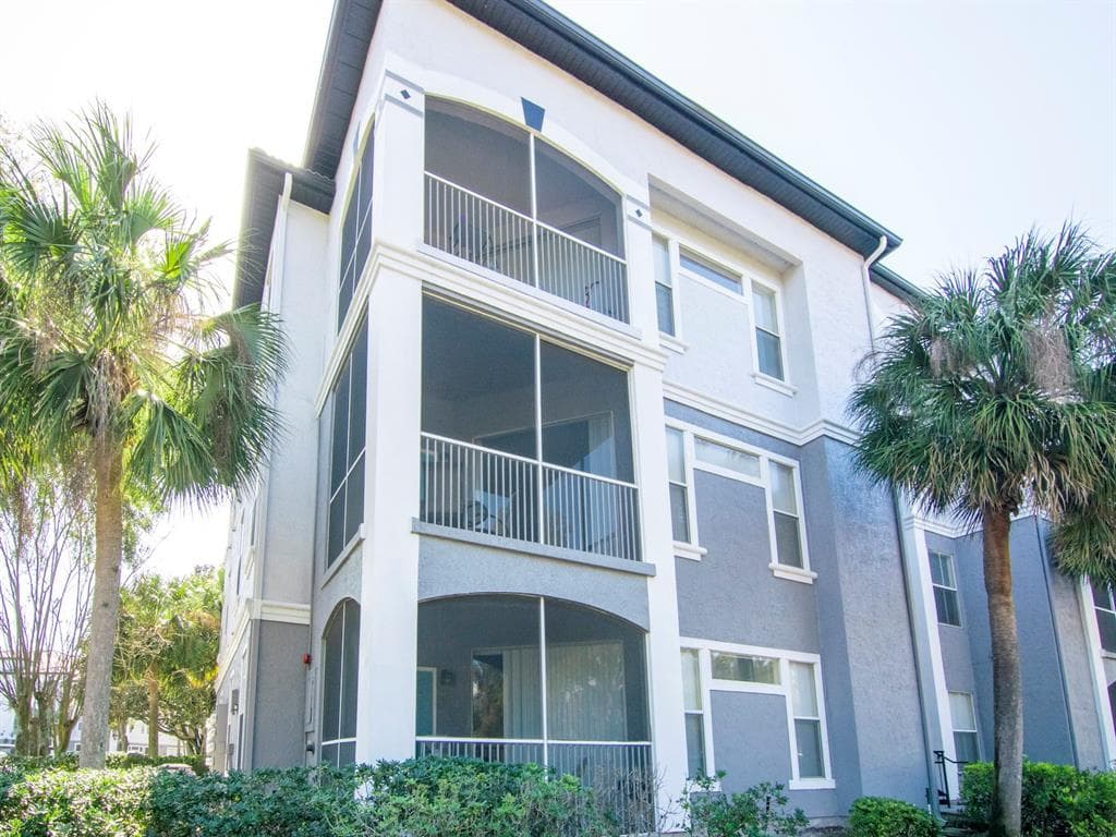 5815 LEGACY CRESCENT PLACE UNIT 202