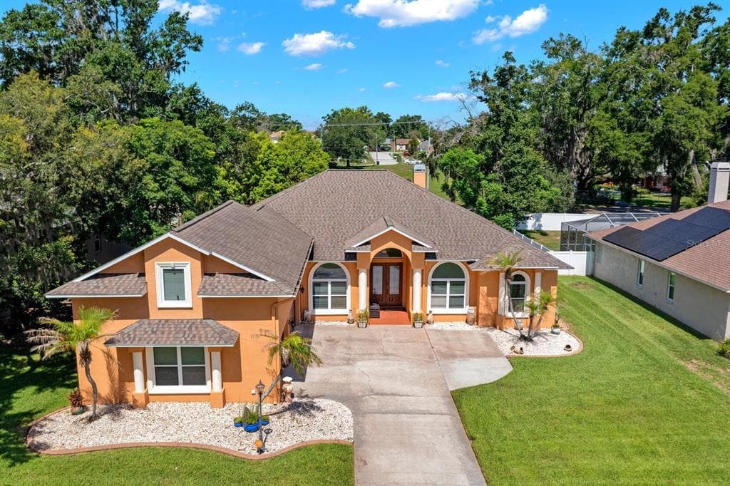 2305 VALRICO FOREST DRIVE