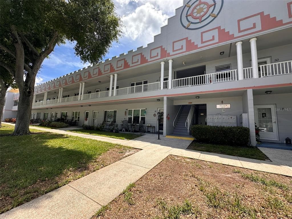 2100 WORLD PARKWAY BOULEVARD UNIT 48 CLEARWATER, FL 33763