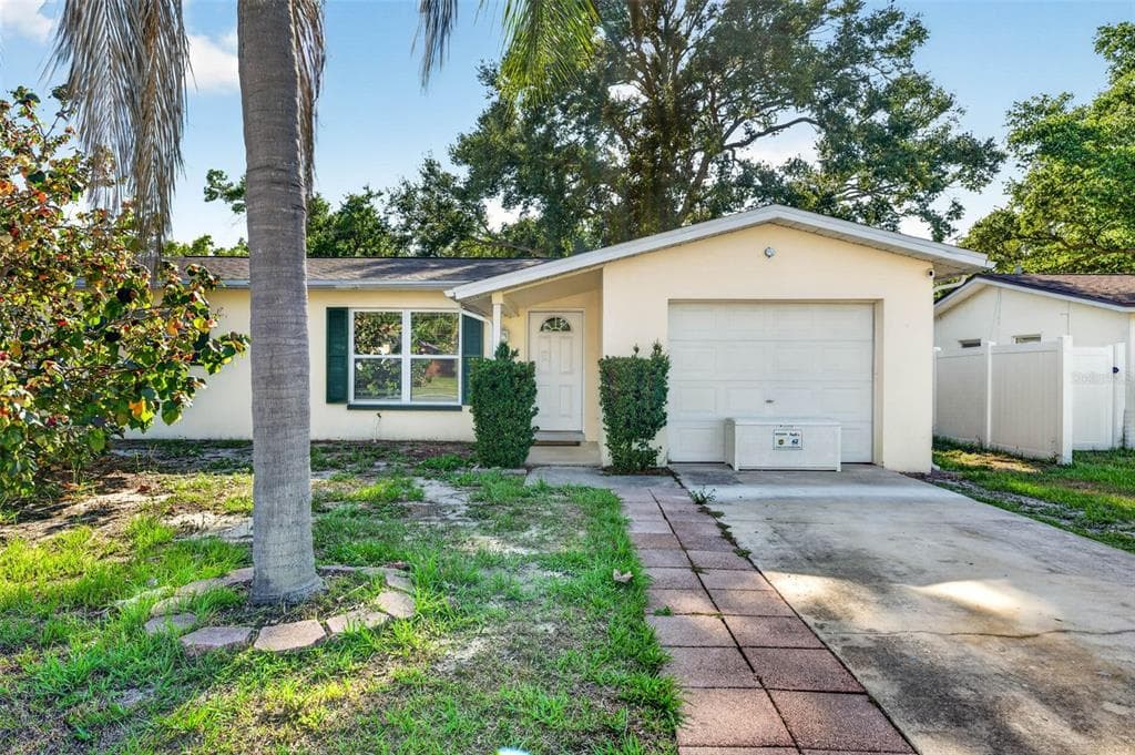 2220 LAUREN DRIVE