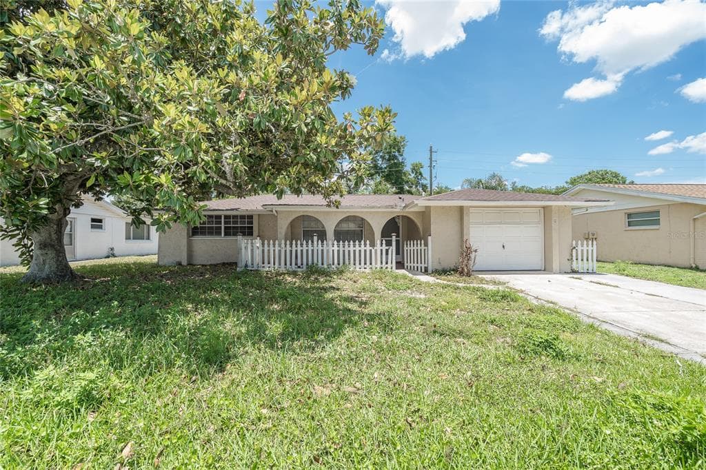 7911 FOXWOOD DRIVE NEW PORT RICHEY, FL 34653