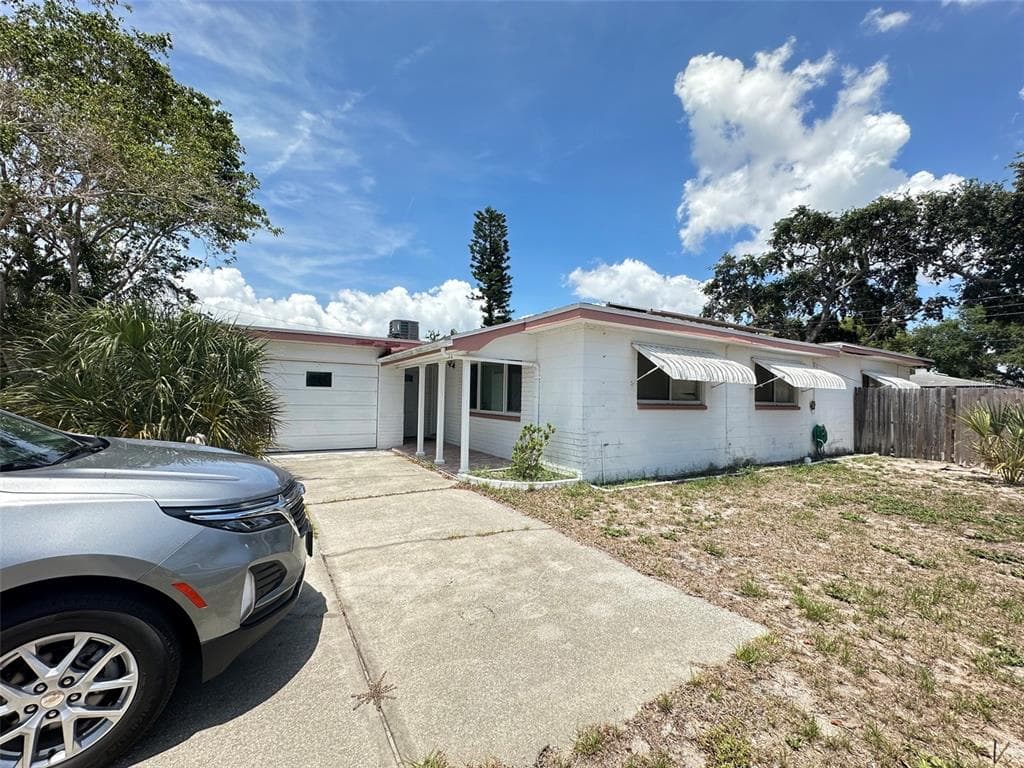5671 ORANGE ROAD SEMINOLE, FL 33772