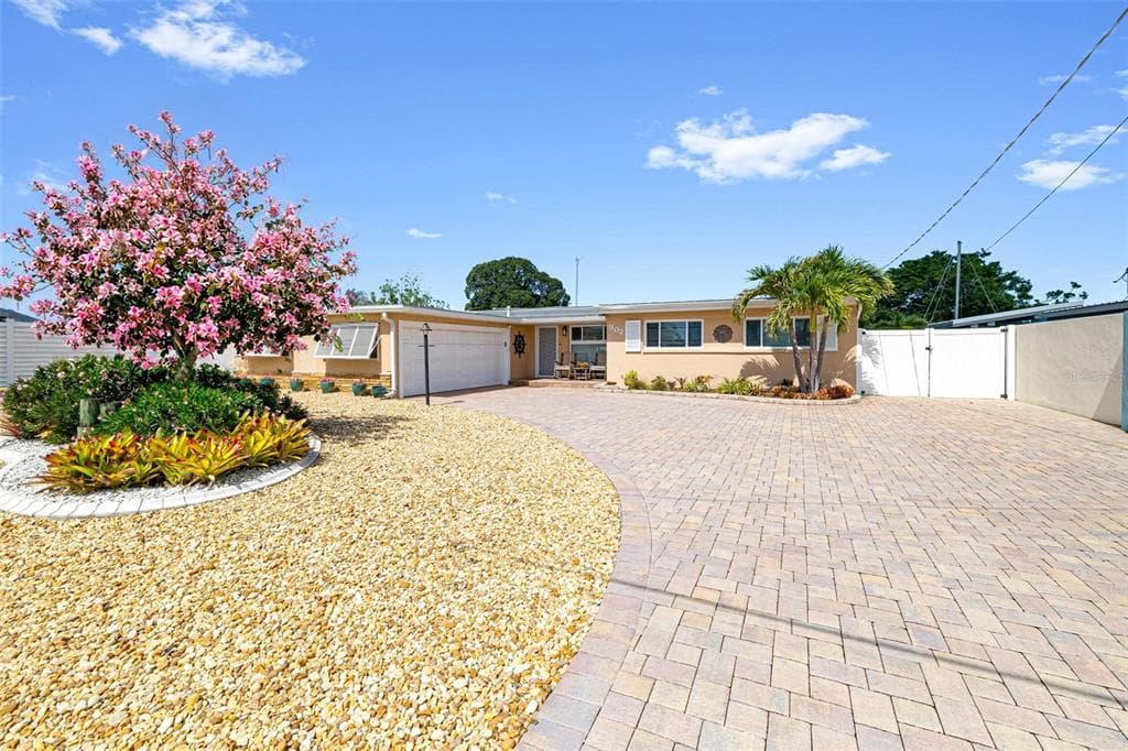 302 BRYN MAWR ISLAND BRADENTON, FL 34207