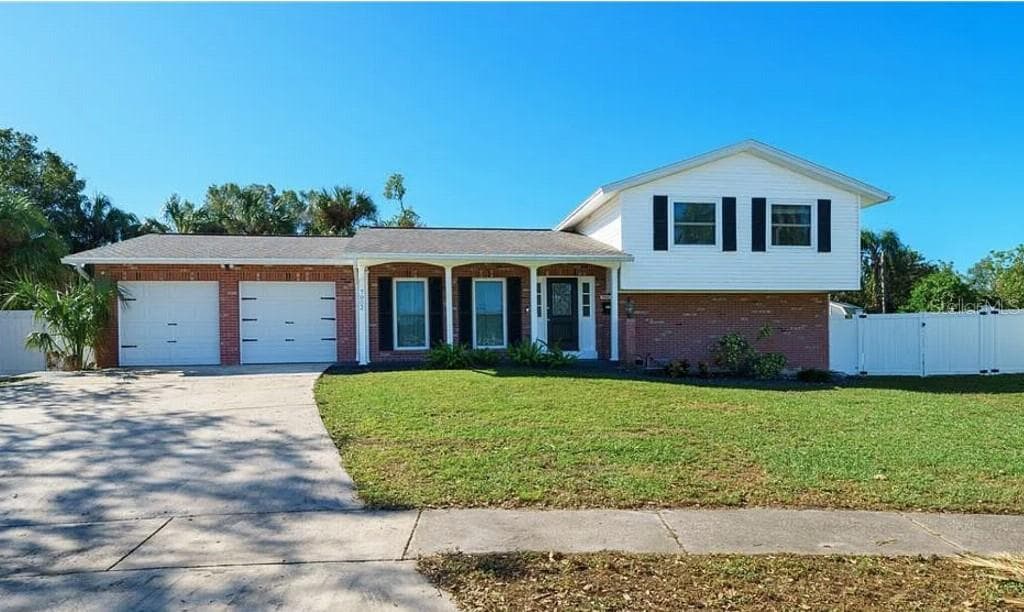 7002 DANEWOOD COURT TAMPA, FL 33615