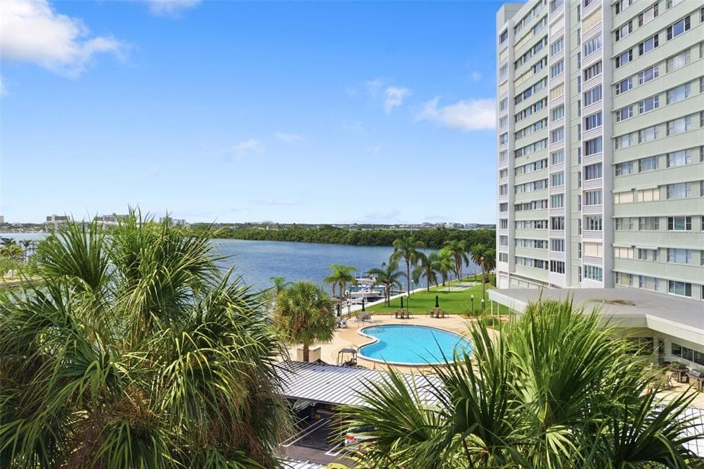 51 ISLAND WAY UNIT 411 CLEARWATER BEACH, FL 33767