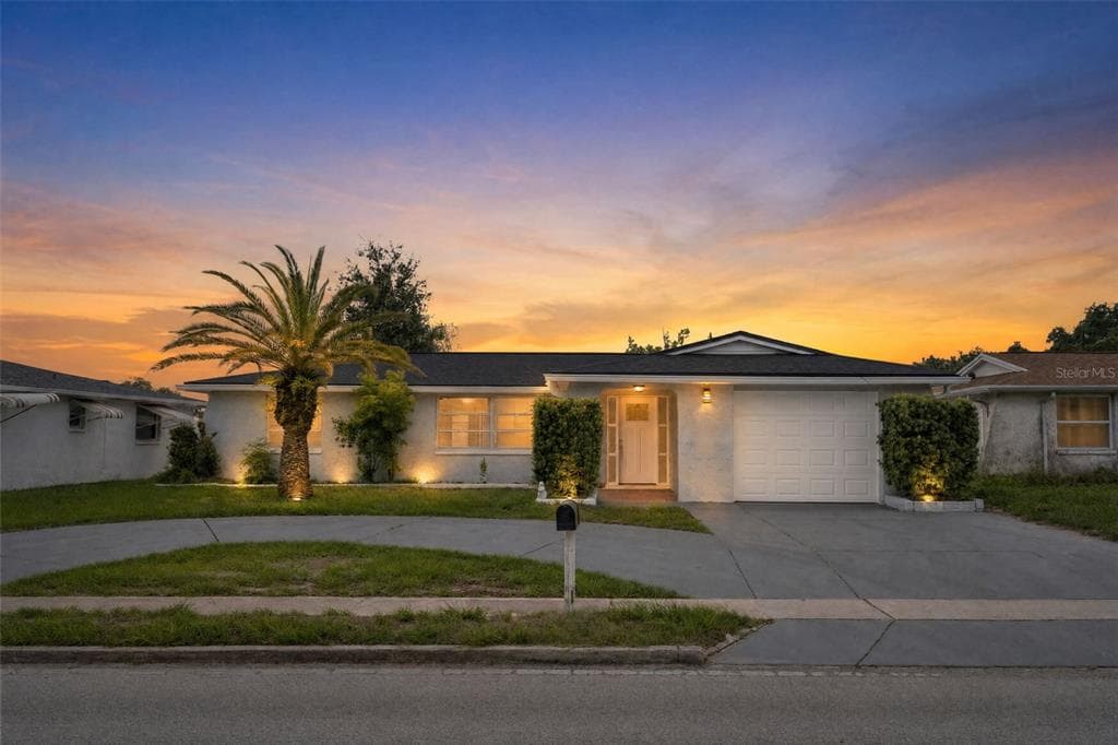 5626 MOOG ROAD HOLIDAY, FL 34690