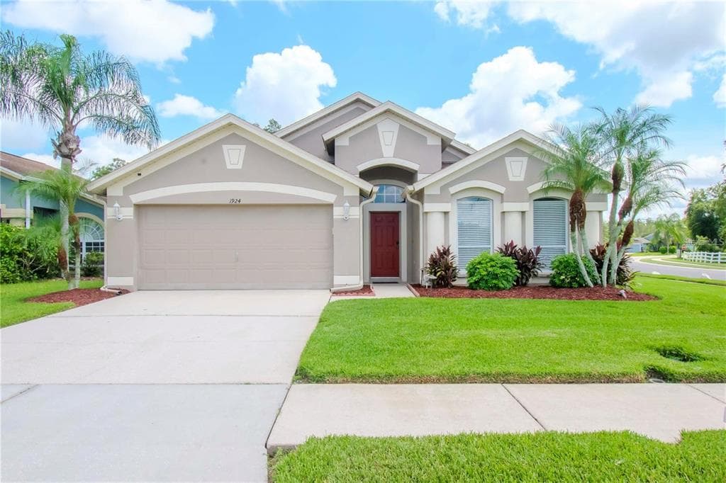 1924 GRENVILLE COURT WESLEY CHAPEL, FL 33543