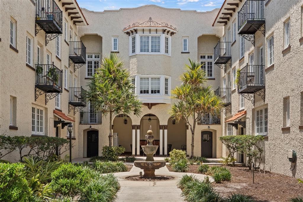 2117 W DEKLE AVENUE UNIT D2