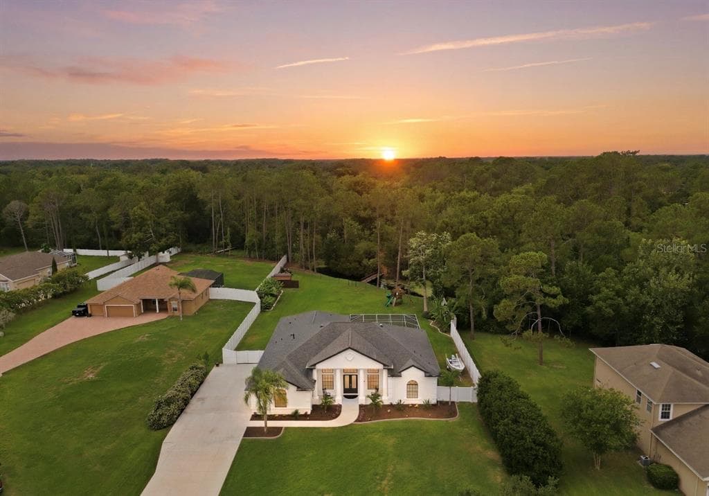 6213 BRIDLEFORD DRIVE WESLEY CHAPEL, FL 33545