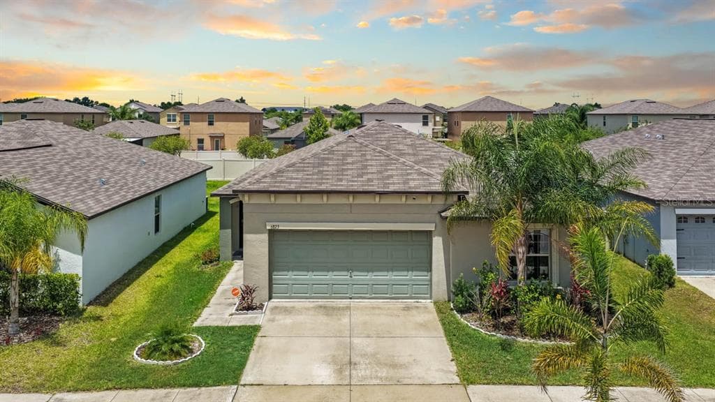 6823 KING CREEK DRIVE SUN CITY CENTER, FL 33573
