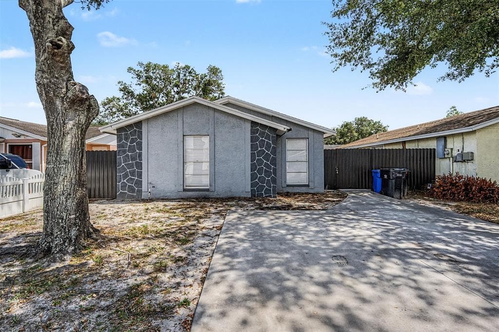9212 SPY GLASS COURT TAMPA, FL 33615