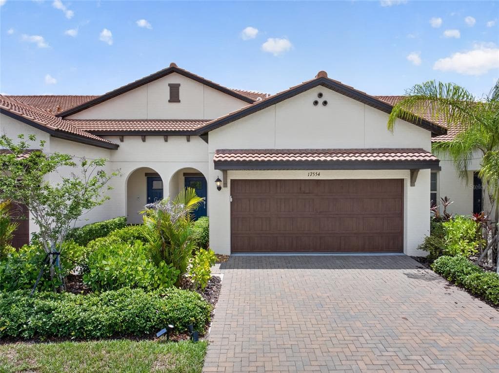 17554 HOLLY WELL AVENUE WIMAUMA, FL 33598