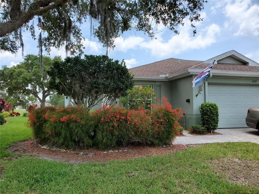 1237 CORINTH GREENS DRIVE UNIT 40 SUN CITY CENTER, FL 33573